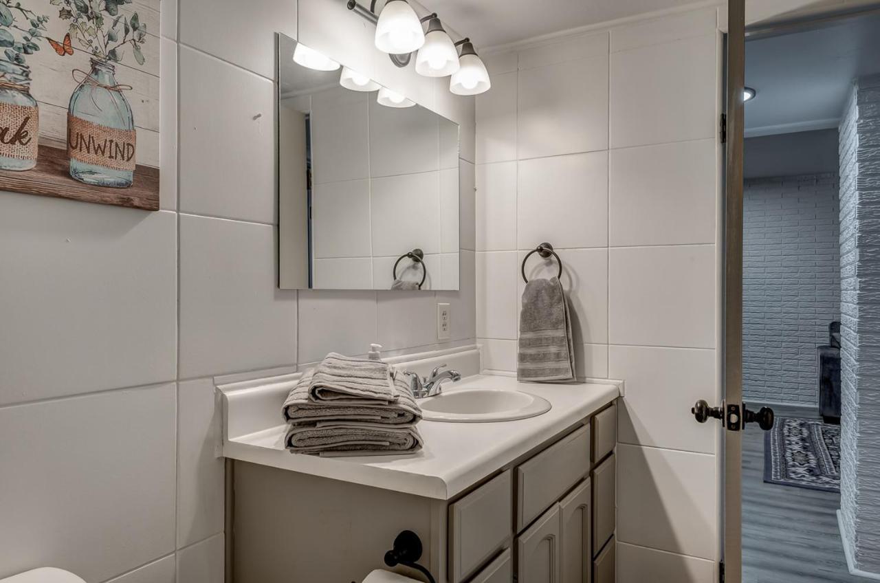 Lavish Style 2Br In Stillwater With Free Parking And Wifi Exterior photo